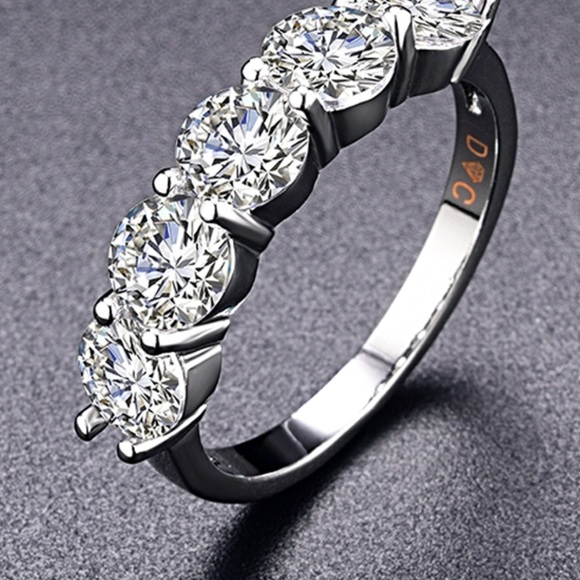 CZ Crystals Silver Ring New - Picture 2 of 4